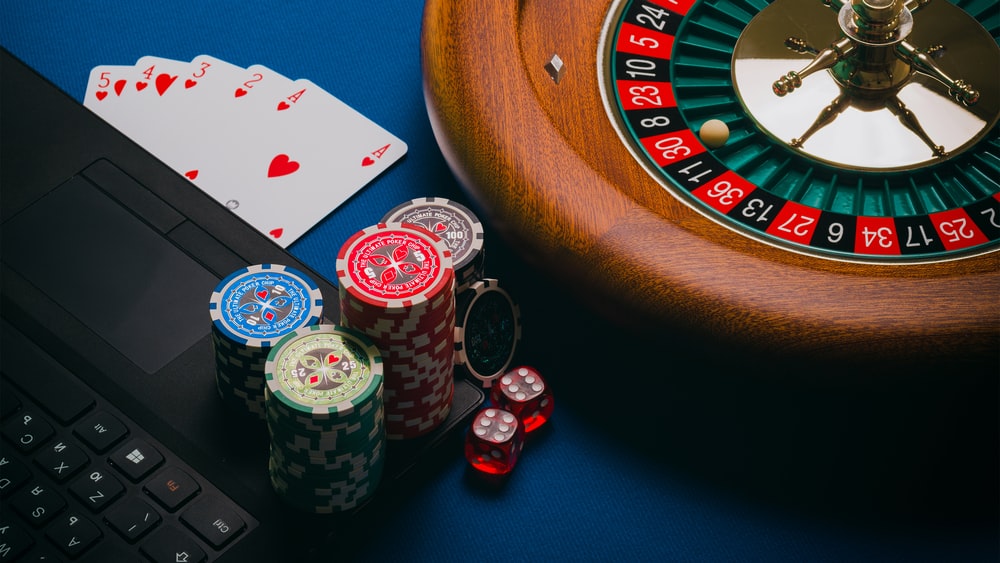 Why Gamblers Love Online Casinos: Uncovering the Advantages