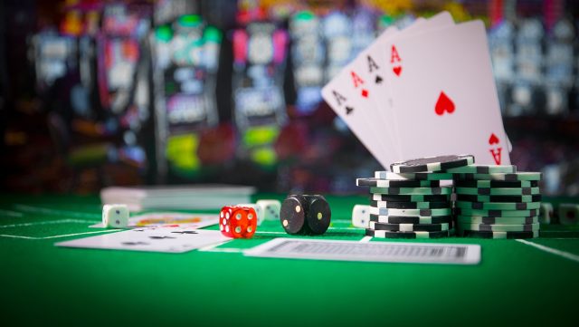 What payment methods are accepted for online casino games worldwide